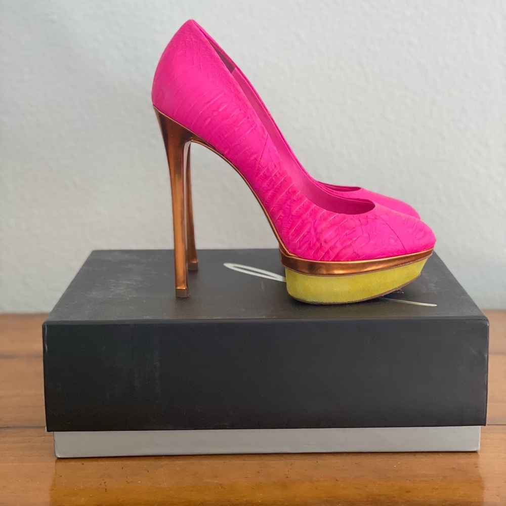 Brian Atwood hot pink platform heels - Picture 4 of 6